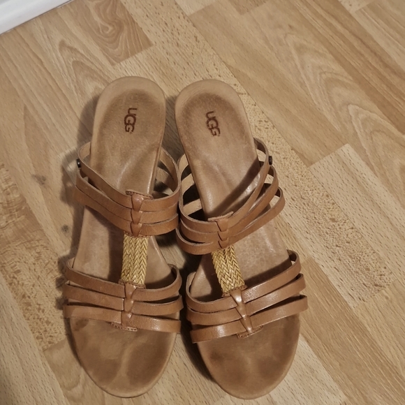 Womens UGG natural leather sandals with leather insole - Picture 6 of 8